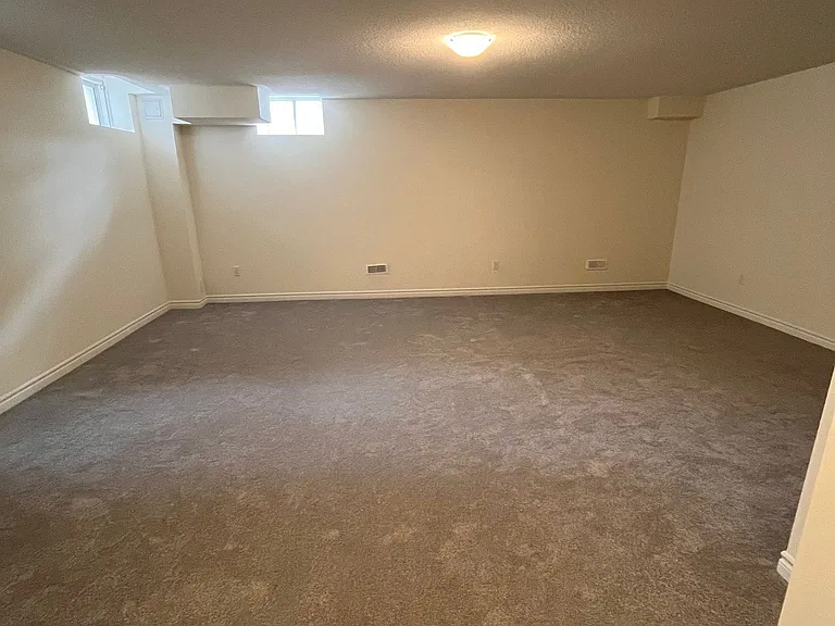2107 Hallandale St — Photo 44