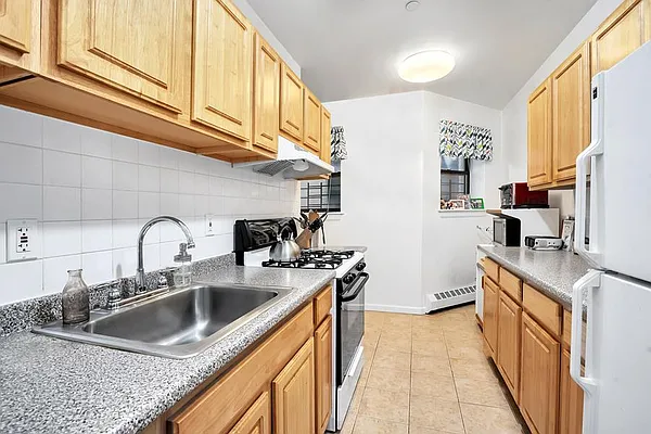 Sold by Douglas Elliman | media 13