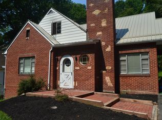 169 Oak St W, Rainelle, WV 25962