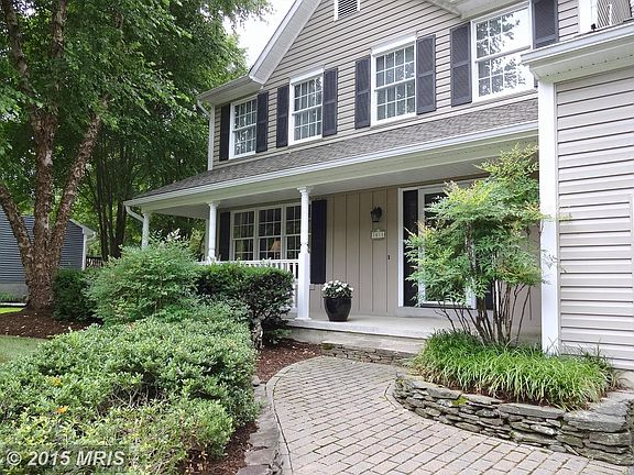 2nd image of 1011 Windjammer Ct