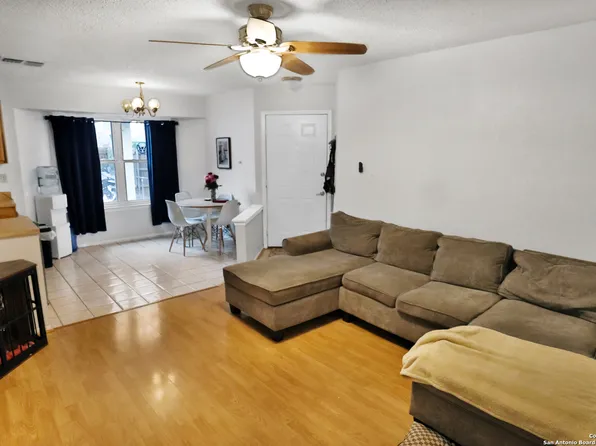 6826 arbor springs, San Antonio, TX 78249