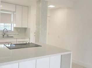 1478 NW 1st St APT 402, Miami, FL 33125