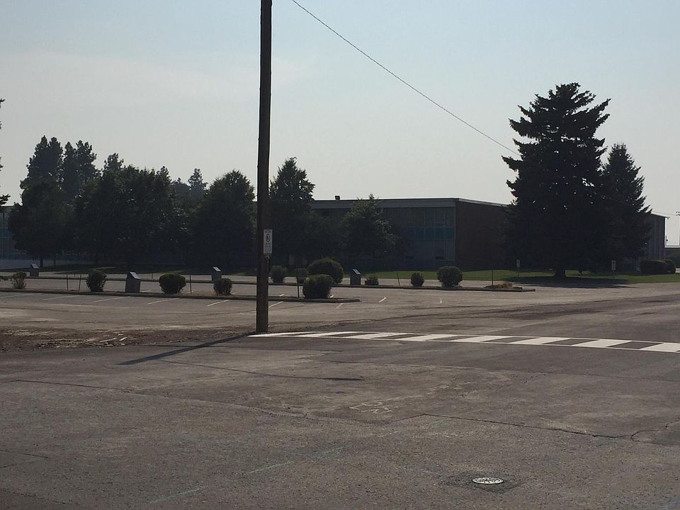 2nd image of 528 13th St W