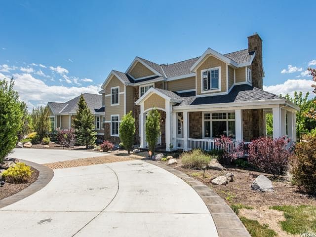 2nd image of 207 S Sequoia Cir