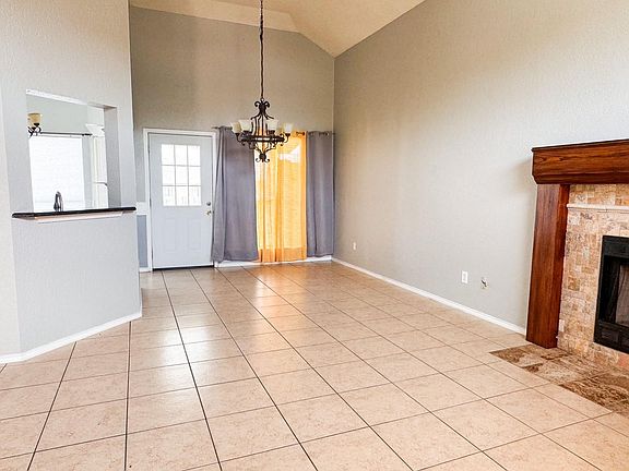 4th image of 2305 Bluebonnet Dr