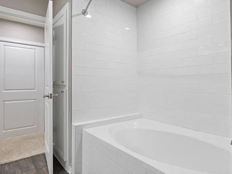 Waters Edge Apartments in Georgetown, TX