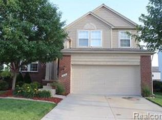 7574 Warwick Dr, Ypsilanti, MI 48197
