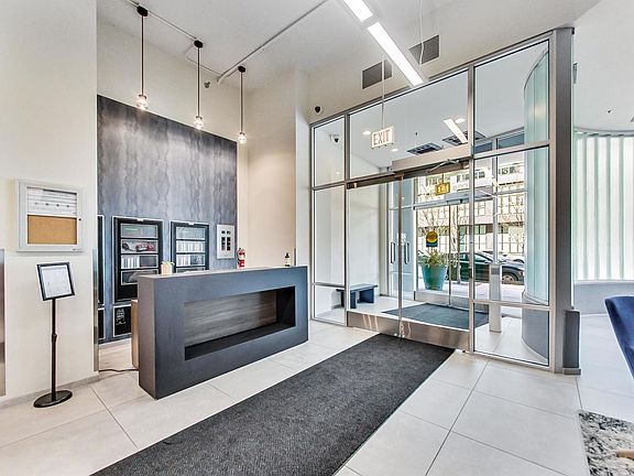 4th image of 909 W Washington Blvd APT 811