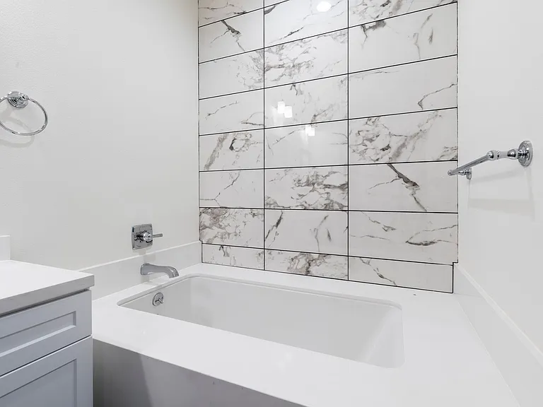 Mission View Residences — Photo 36