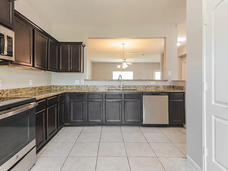 900 Princewood Dr — Photo 8