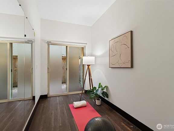 4th image of 4000 NE 3rd Place