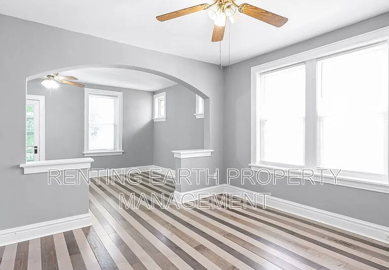3868 Meramec St #2F — Photo 5