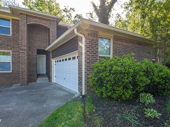 2nd image of 1748 Ridgemere Ct
