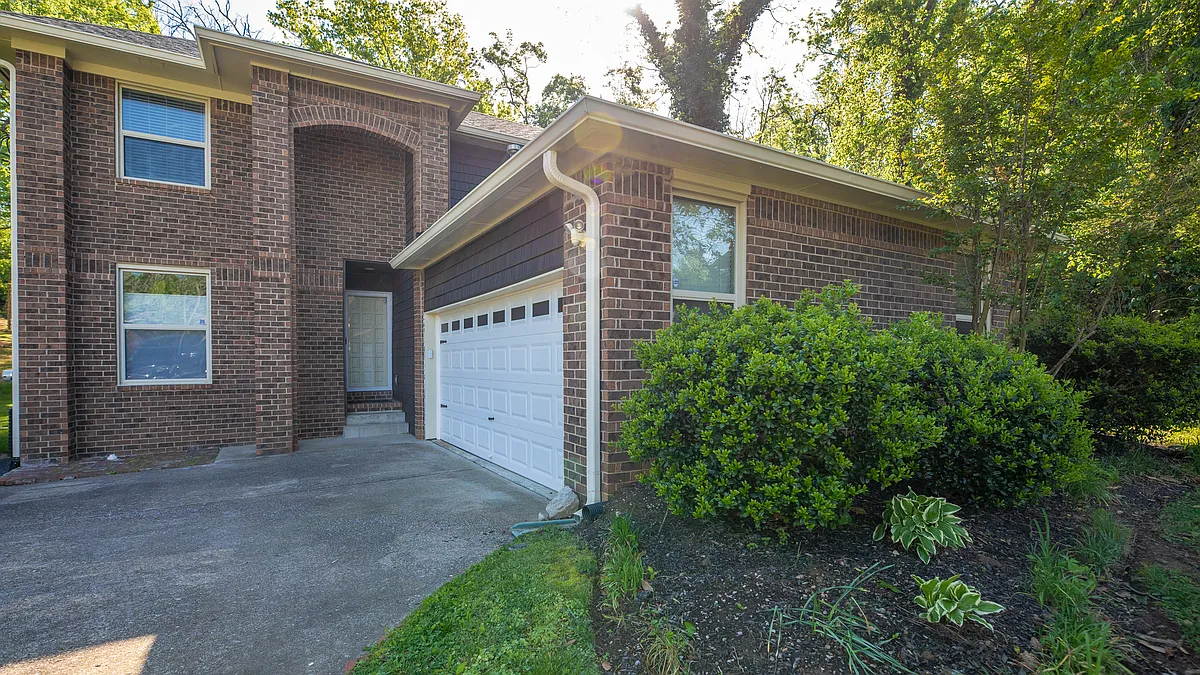 Building Photo - 1748 Ridgemere Ct