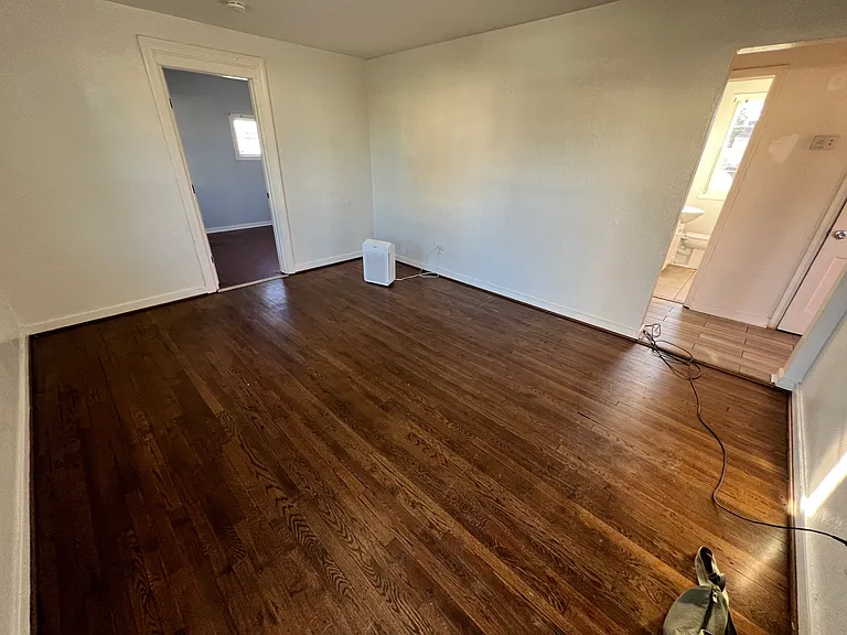 1811 Binford Ln — Photo 3