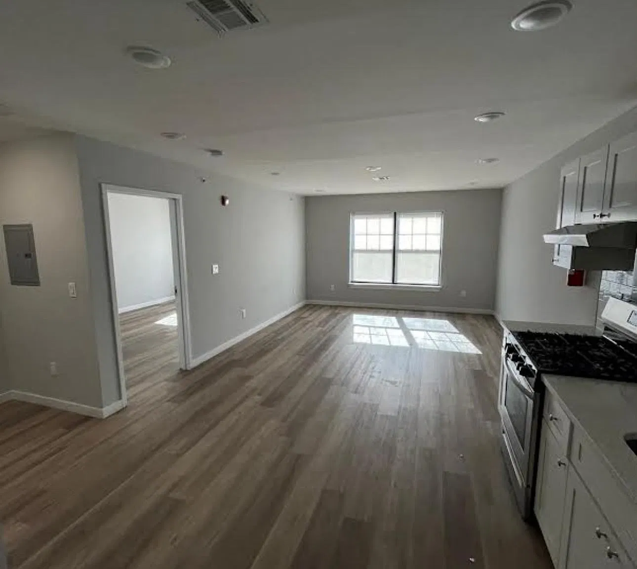 1 bed, $1,800 — Photo 3