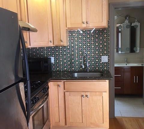 3rd image of 2721 Harrison St #A