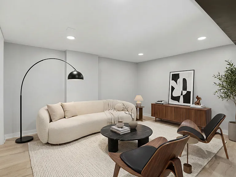 4714 N Elm St — Photo 33