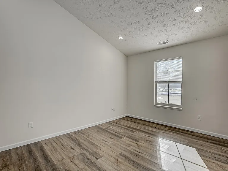 1245 Sparta Dr — Photo 9