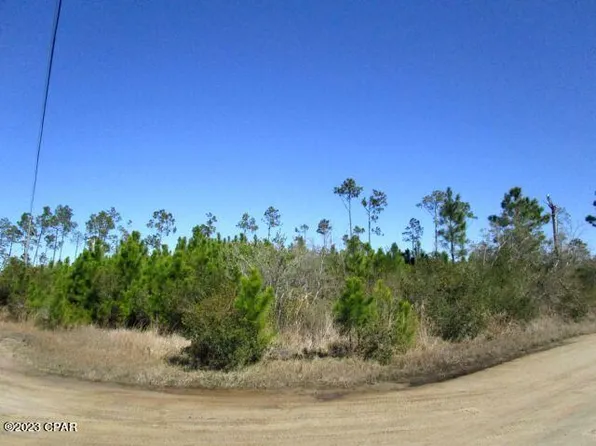 2215 Honeysuckle Dr, Panama City, FL 32404