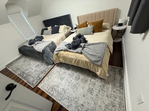 39 Sunset Rd S #2, Albertson, NY 11507