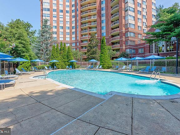 2nd image of 5800 Nicholson Ln #1-805