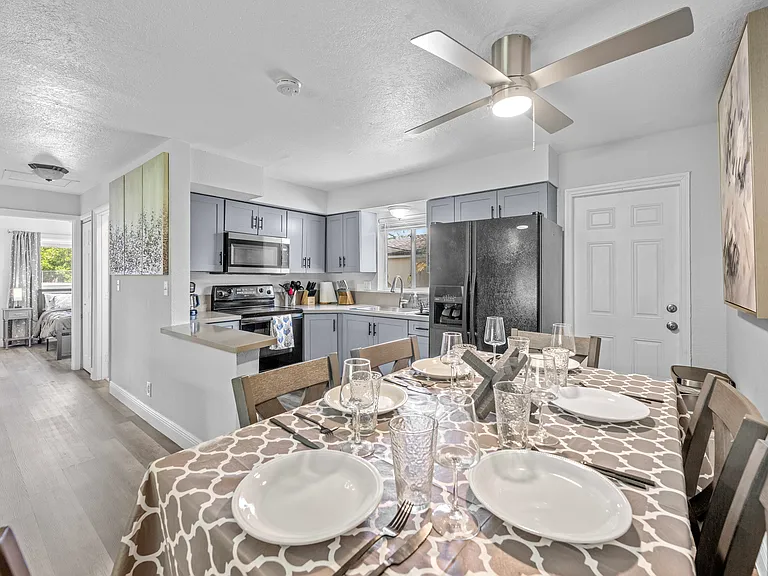 1208 NE 5th Ave #1 — Photo 16