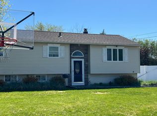2703 Gull Ave, Medford, NY