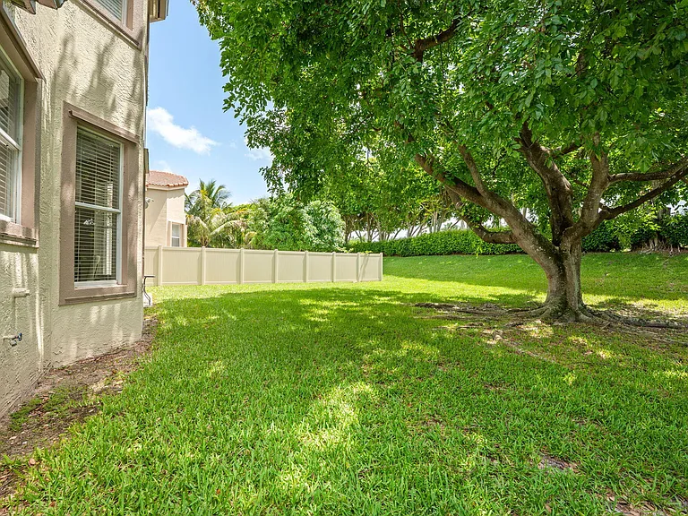 9058 Alexandra Cir — Photo 32