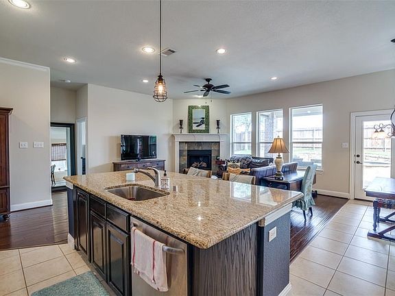 3rd image of 2719 Wrangler Ln