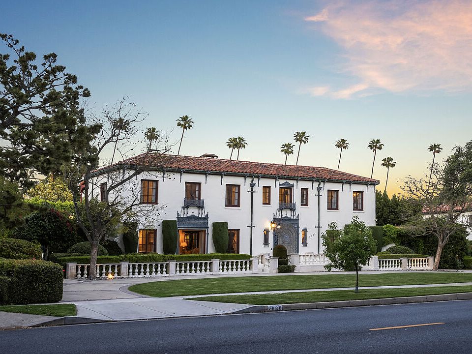 1st image of 2086 S Oak Knoll Ave