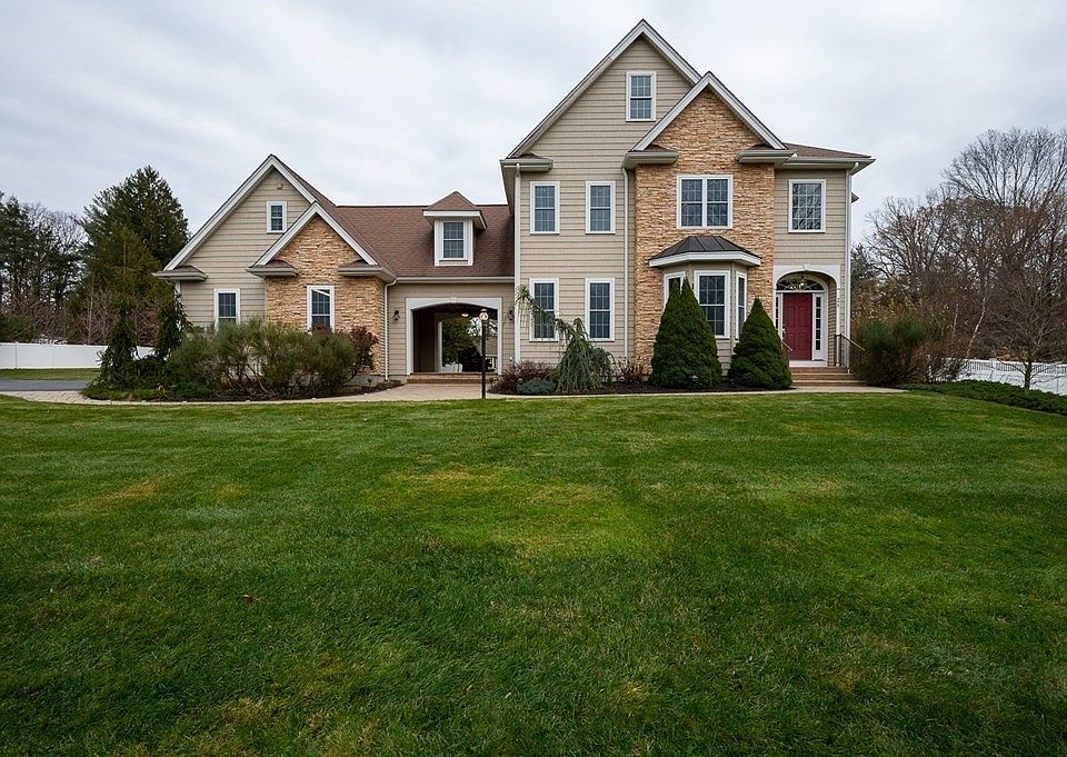 26 Bates St, Mendon, MA 01756 Zillow
