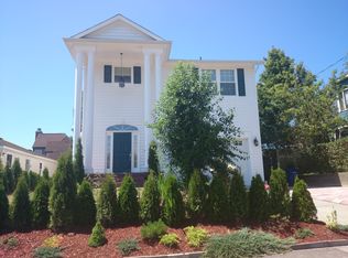 2307 28th Ave W, Seattle, WA 98199