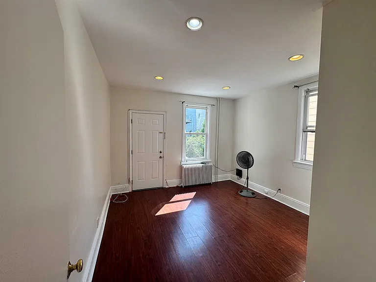 72 W 17th St #2 — Photo 13