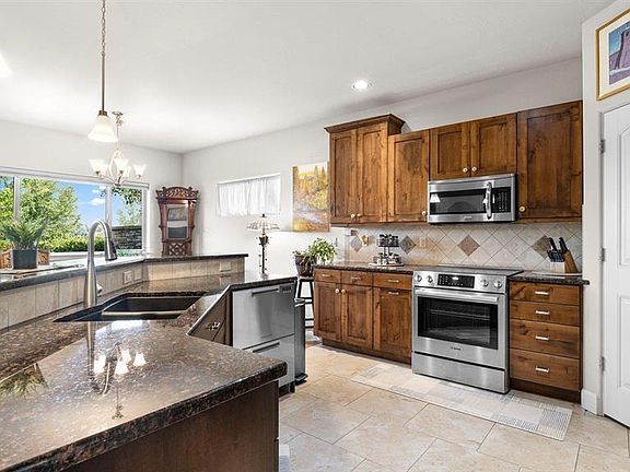 3rd image of 3840 McMasters Place