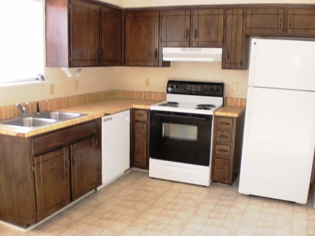 2nd image of 334 Lake Farm Rd #D
