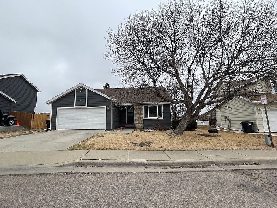 1st image of 1210 Clover Ridge Ct