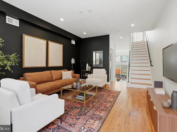 2414 Manton St, Philadelphia, PA 19146