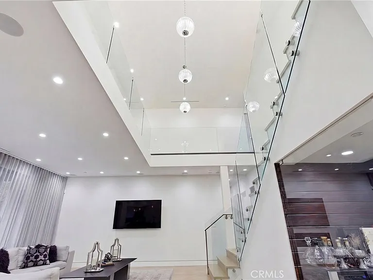 4545 Stern Ave — Photo 12