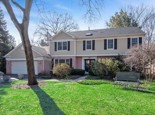 888 Stonegate Dr, Highland Park, IL