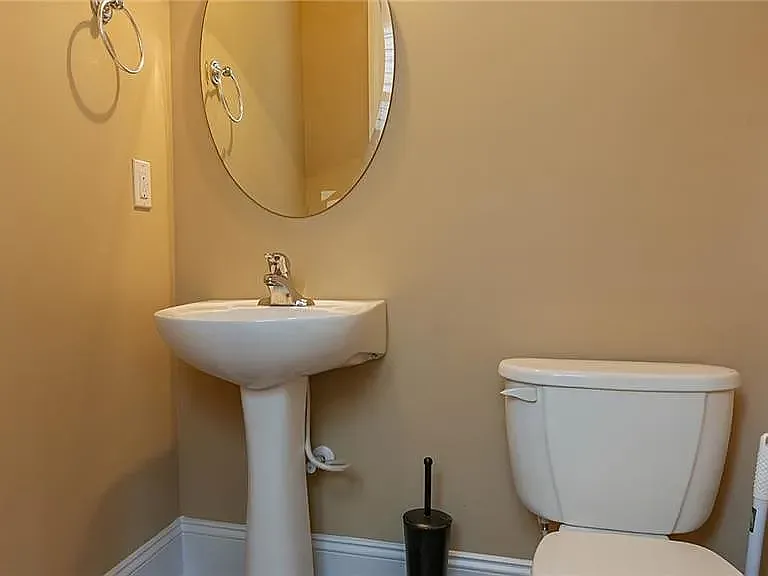 4009 Cedar Point Ave — Photo 27