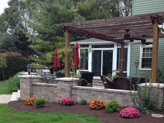 4th image of 30 Farmingdale Ln