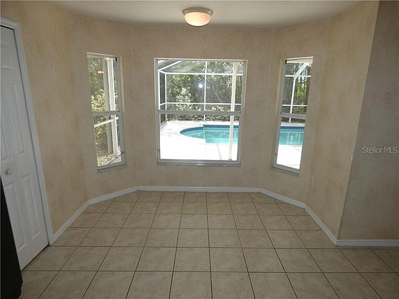 5th image of 208 Orchard Grove Pl