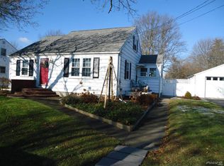 16 Springhill St, Fairhaven, MA 02719