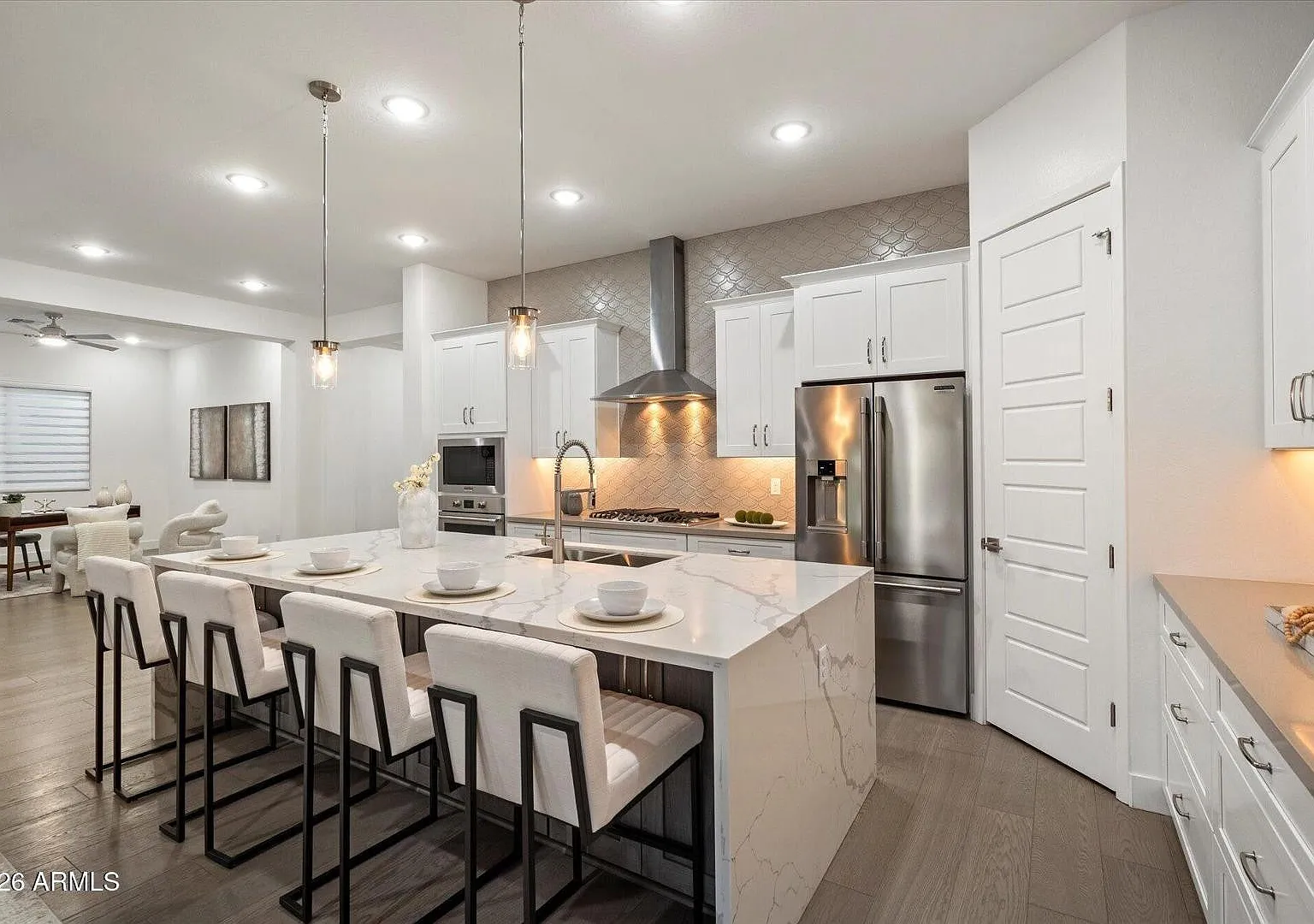 4 bed, 2699 sqft, $4,250 — Photo 2