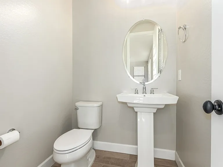 2026 W Desert Hollow Dr — Photo 8