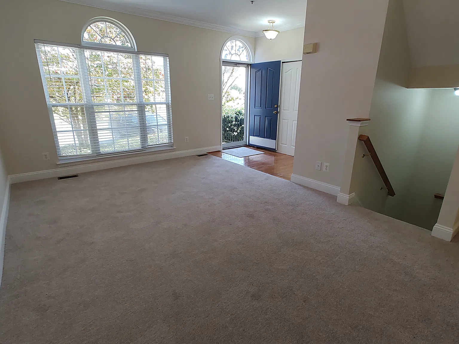 3 bed, 2000 sqft, $2,650 — Photo 2