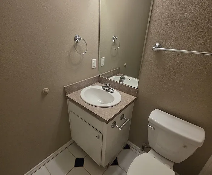 707 Devonian Dr — Photo 23