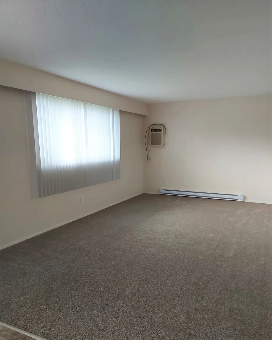 2 bed, 866 sqft, $1,975 — Photo 2