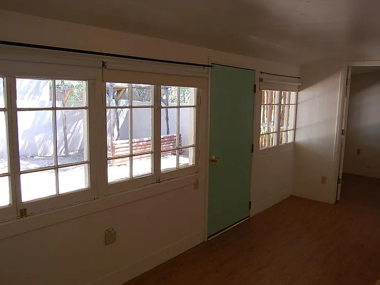 1050 N 2nd Ave — Photo 11